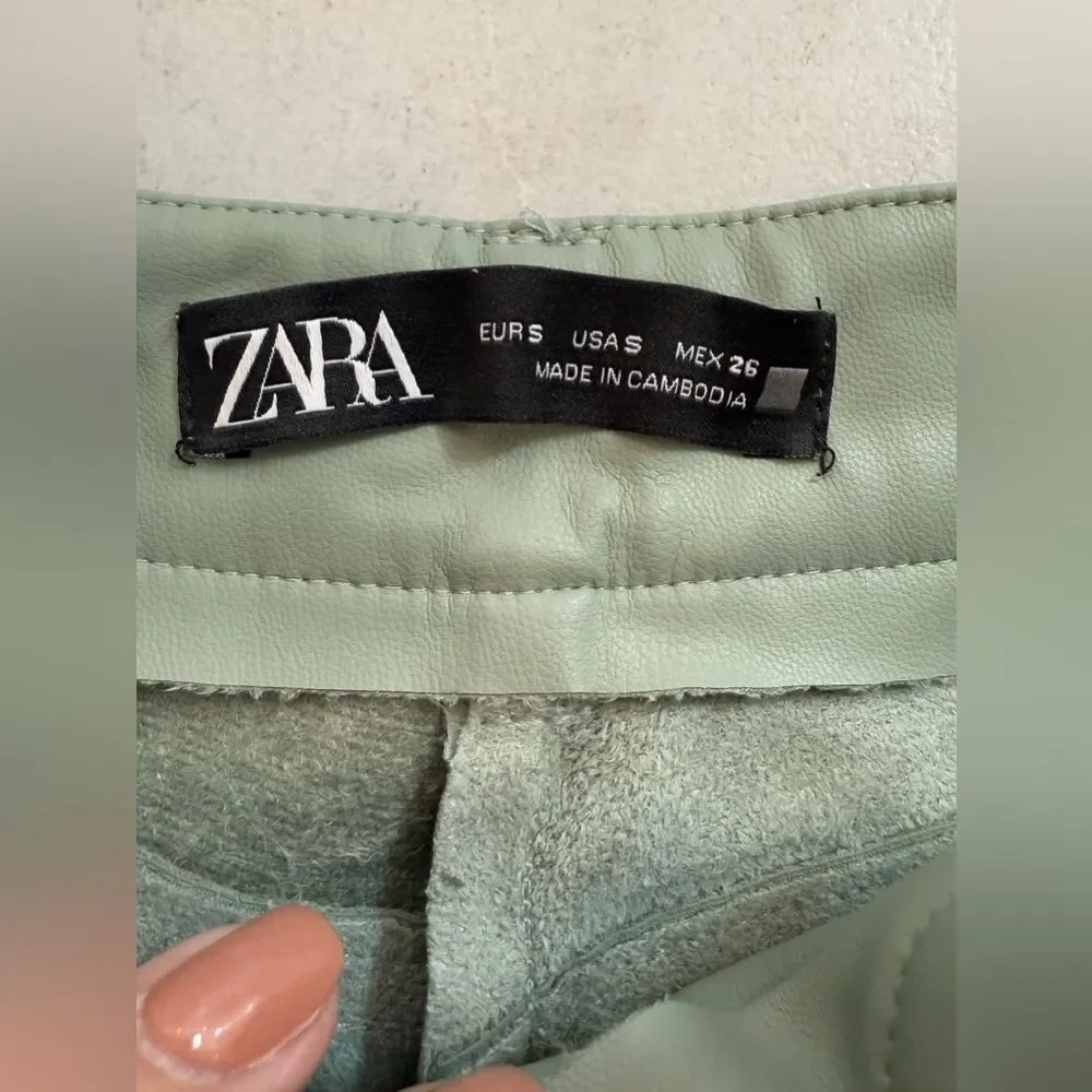 NWOT ZARA FAUX LEATHER STRAIGHT LEG PANTS - Picture 8 of 9